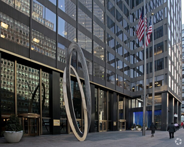 90 Park Ave, New York, NY à louer - Photo du bâtiment - Image 3 de 14