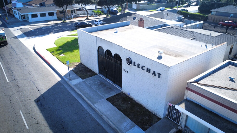 1304 W Commonwealth Ave, Fullerton, CA à vendre - Photo du bâtiment - Image 2 de 20