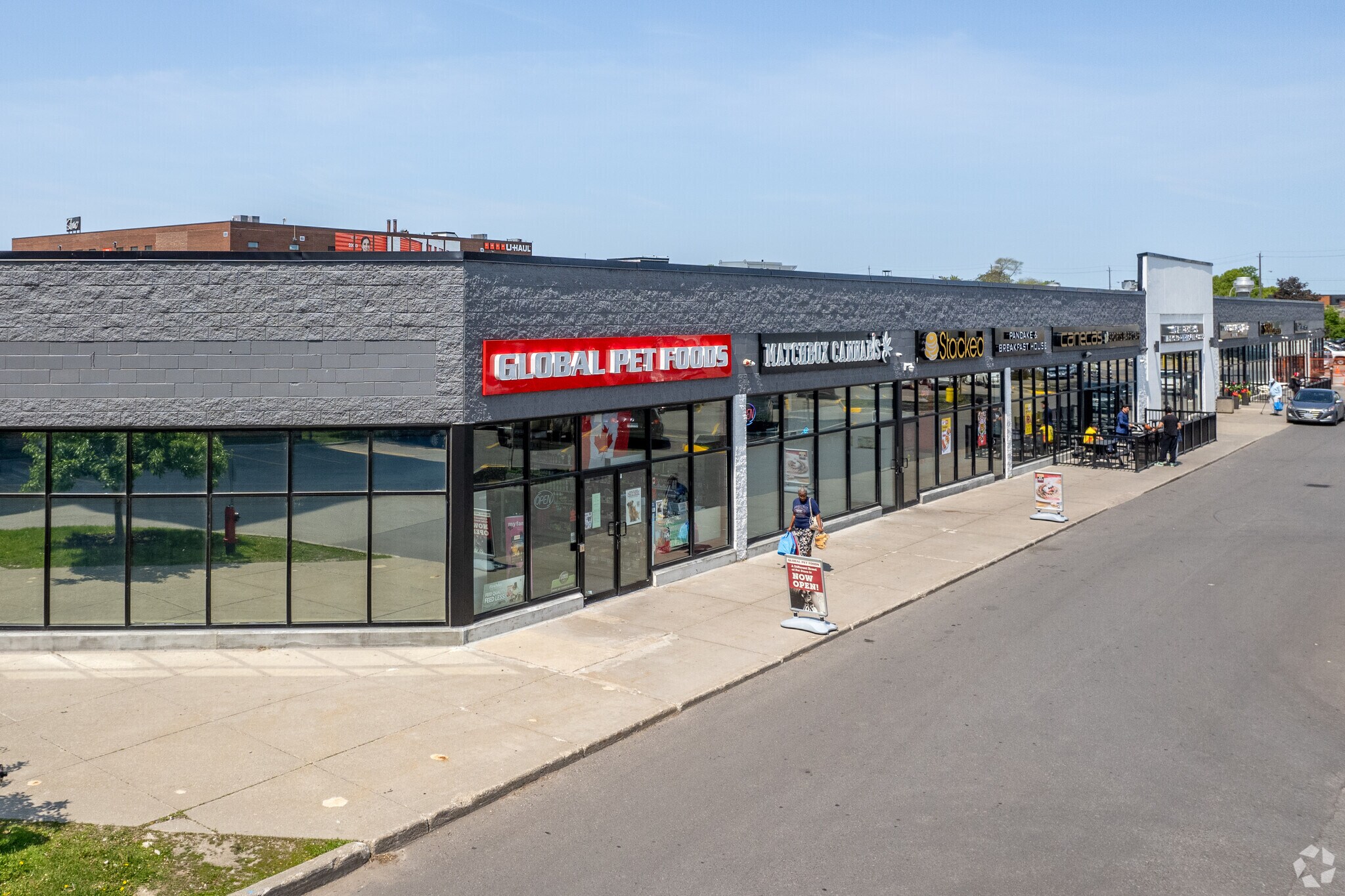 605 Rogers Rd, Toronto, ON for sale Primary Photo- Image 1 of 1