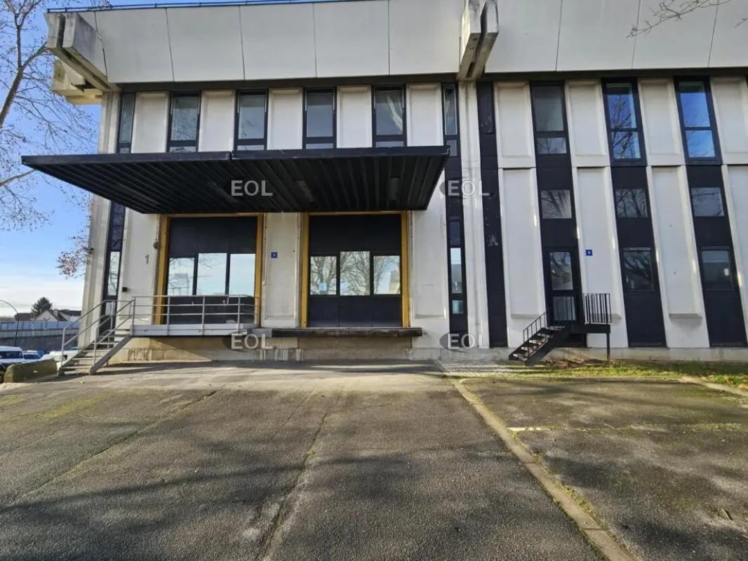 Flex in Rungis for lease Building Photo- Image 1 of 7