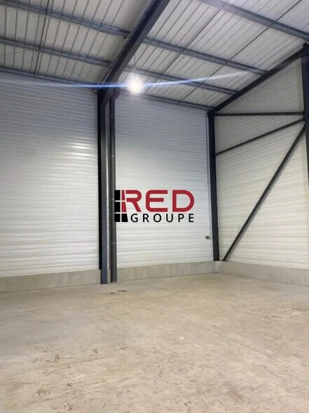 Industriel dans Signes à louer - Photo du bâtiment - Image 1 de 5