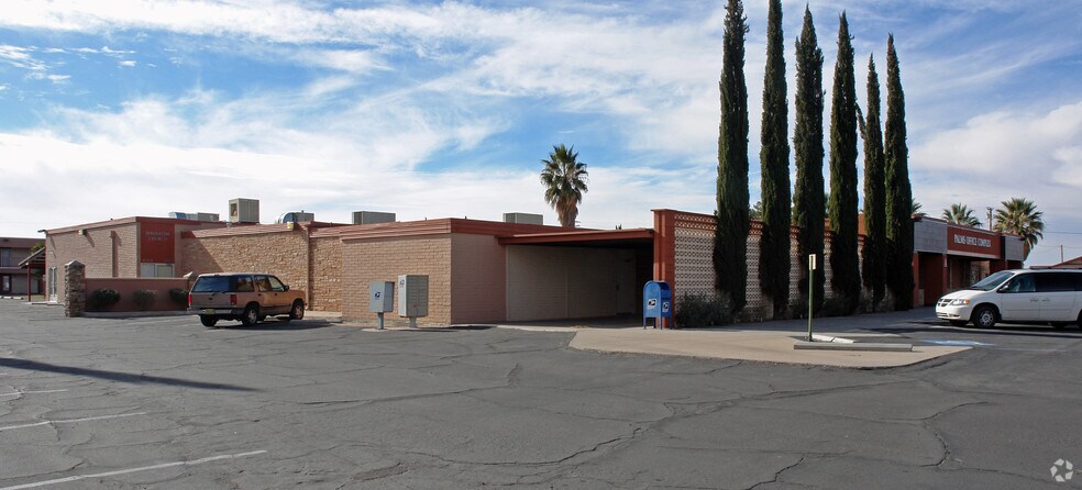 2407 W Picacho Ave, Las Cruces, NM à louer - Photo du bâtiment - Image 2 de 4