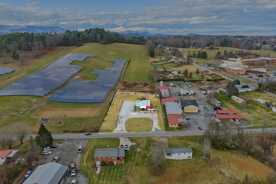 2935 New Leicester Hwy, Leicester, NC for sale - Building Photo - Image 1 of 36