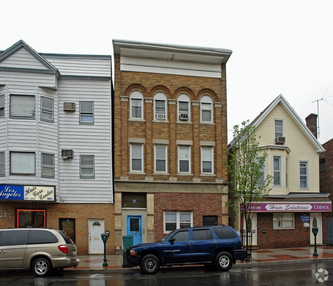 19 Kearny Ave, Kearny, NJ for sale - Building Photo - Image 2 of 4