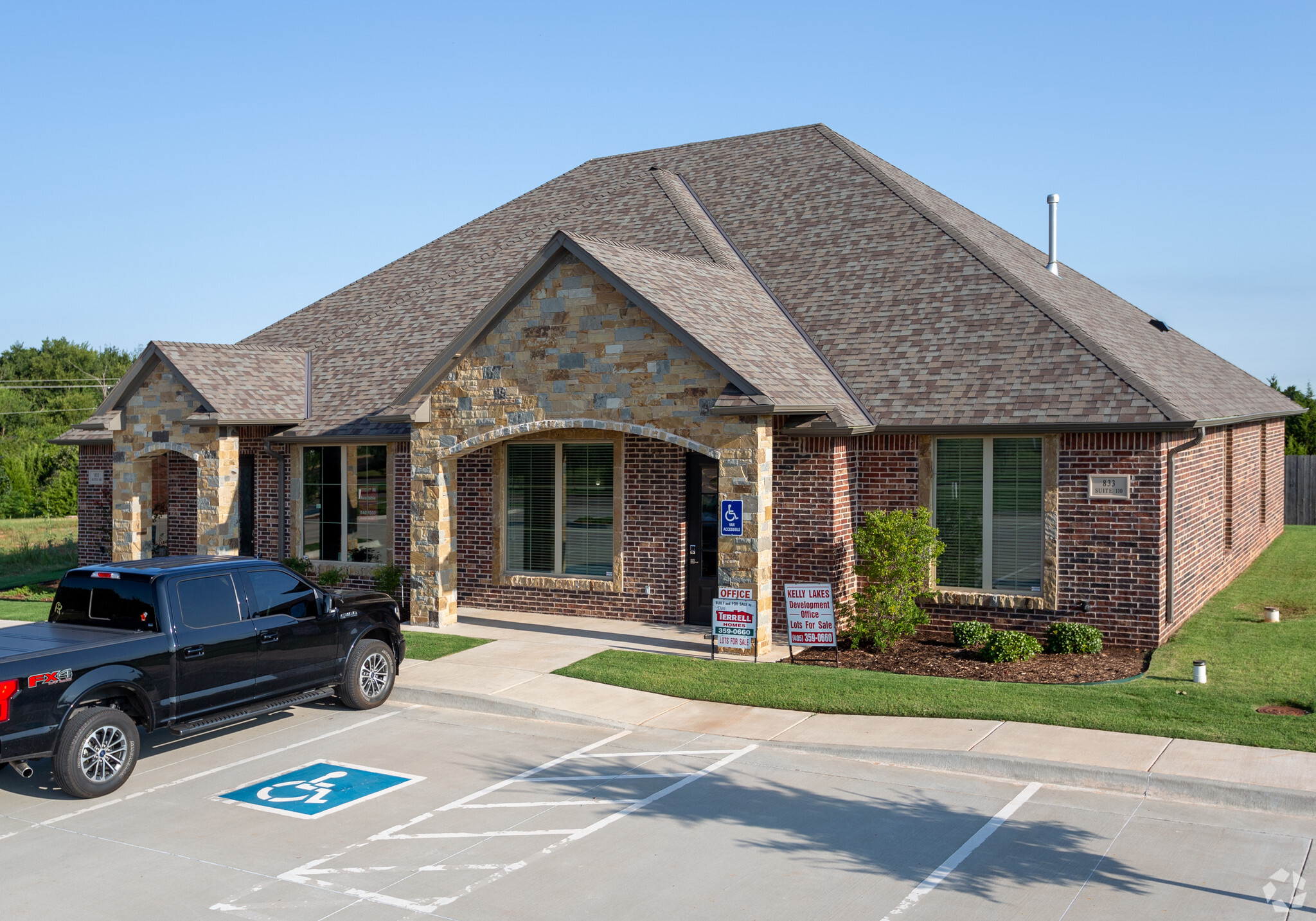 833 Kelly Lakes Pass, Edmond, OK for lease Primary Photo- Image 1 of 5