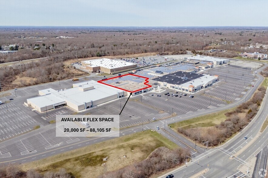 262 Swansea Mall Dr, Swansea, MA à louer - Photo du bâtiment - Image 2 de 8