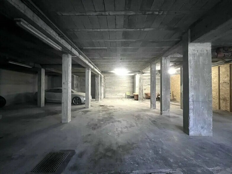 Industrial in Nice for sale - Building Photo - Image 3 of 10