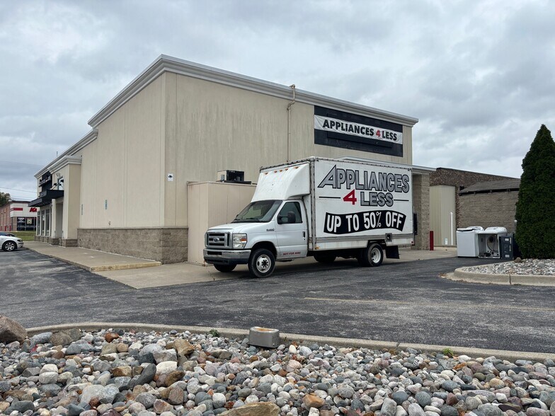 4415 Corunna Rd, Flint, MI à vendre - Photo du bâtiment - Image 2 de 7