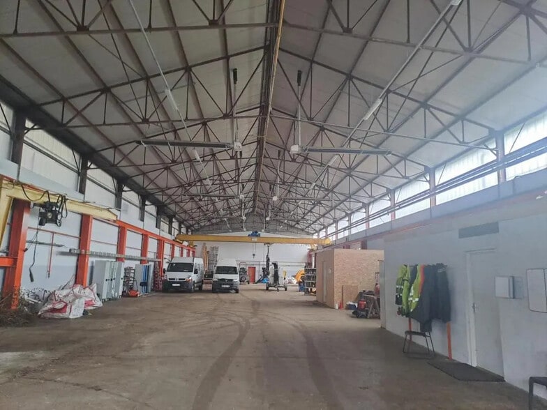 Local d'activités dans Oyonnax à vendre - Photo intérieure - Image 2 de 2