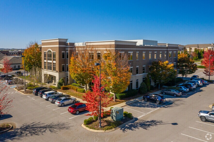 131 Saundersville Rd, Hendersonville, TN à louer - Photo du bâtiment - Image 2 de 7