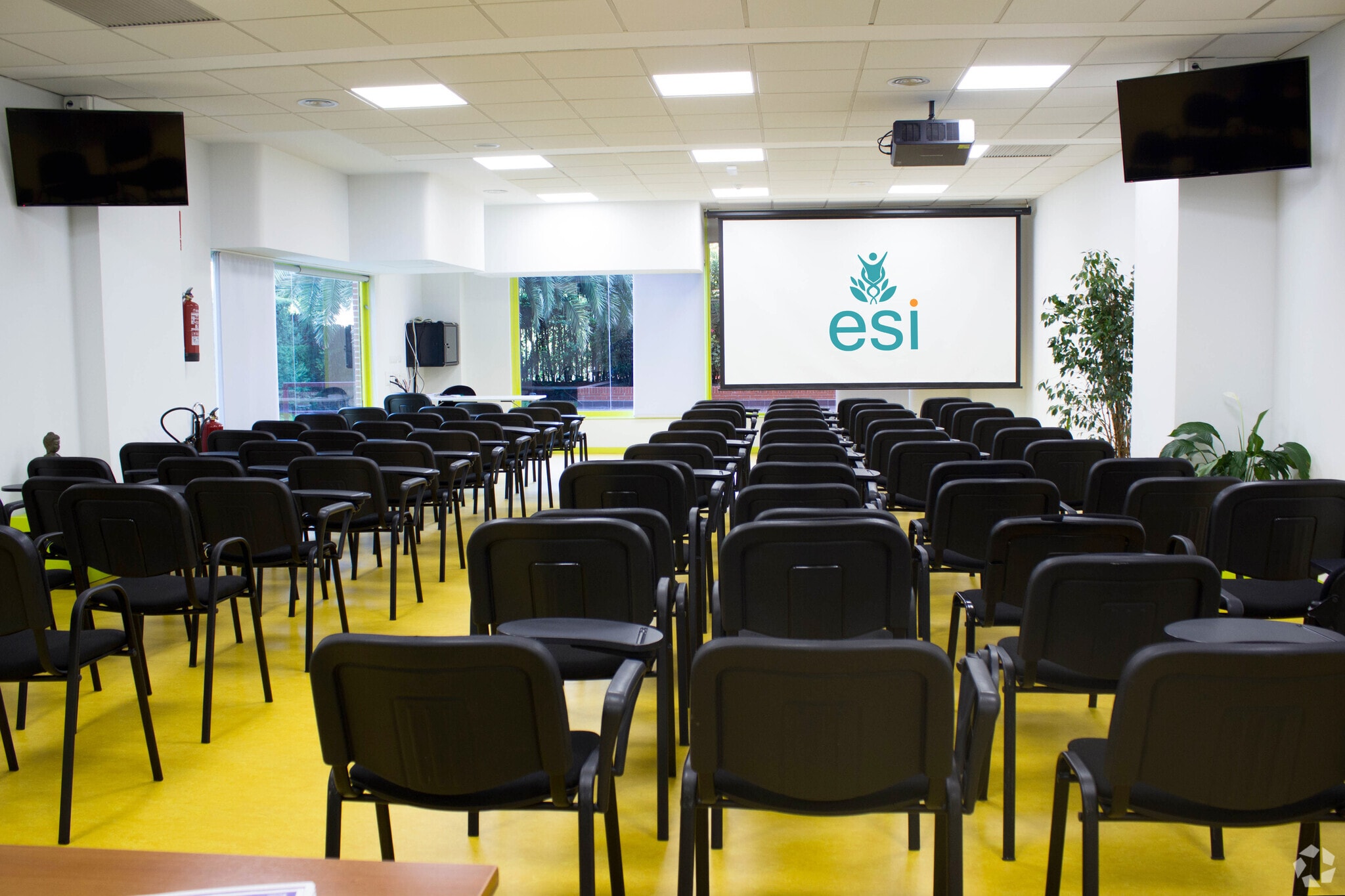 Calle del Corazón de María, 80, Madrid, Madrid for lease Interior Photo- Image 1 of 3