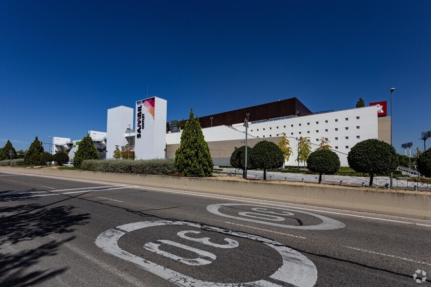 Retail in Leganés, Madrid for lease - Primary Photo - Image 1 of 3