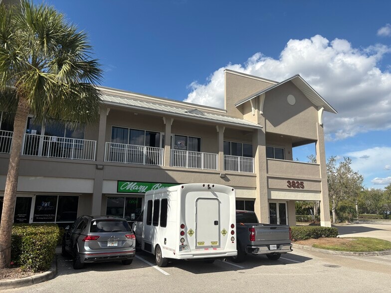 3825 Beck Blvd, Naples, FL à vendre - Photo principale - Image 1 de 7