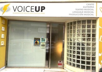 Plus de détails pour Multi-résidentiel à vendre