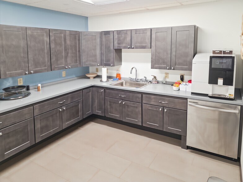 700 main St, Bangor, ME for lease - Interior Photo - Image 2 of 12