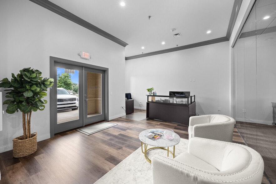 1020 W Exchange Pky, Allen, TX for lease - Interior Photo - Image 2 of 13