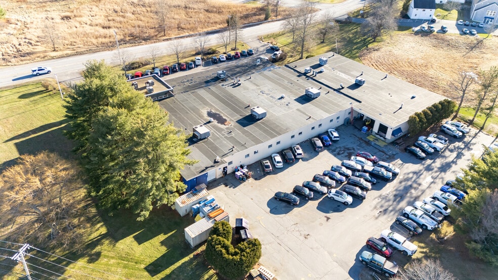 34,579 SF Manufacturing Facility portfolio of 2 properties for sale on LoopNet.ca - Building Photo - Image 2 of 54