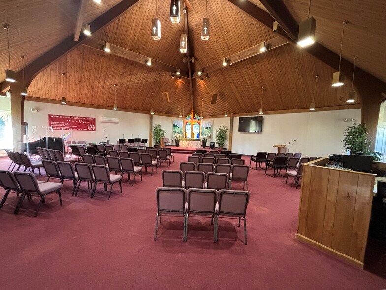 46001 Warren Rd, Canton Township, MI à louer - Photo du bâtiment - Image 3 de 14