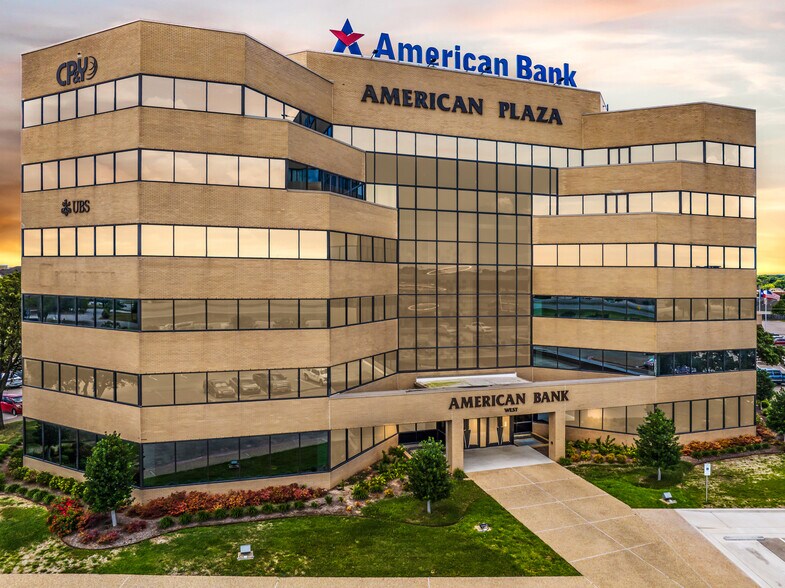 200 W Hwy 6, Waco, TX for lease - Primary Photo - Image 1 of 8