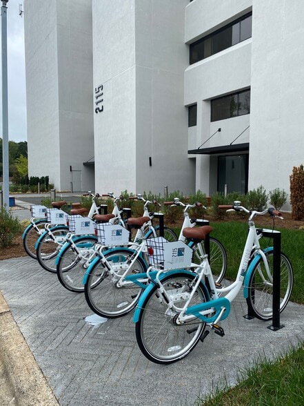 2115 Rexford Rd, Charlotte, NC for lease - Building Photo - Image 3 of 12