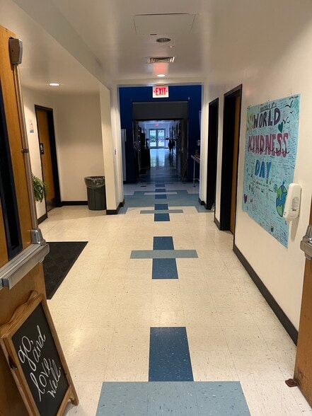 1455 Wakendaw Rd, Mount Pleasant, SC for lease - Interior Photo - Image 3 of 7