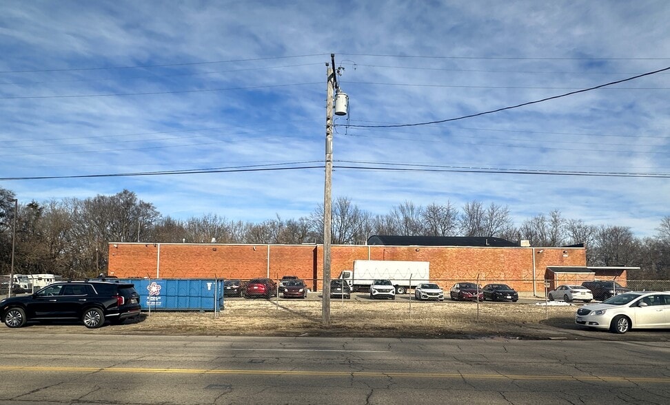 4395 Springfield St, Dayton, OH for sale - Building Photo - Image 3 of 15
