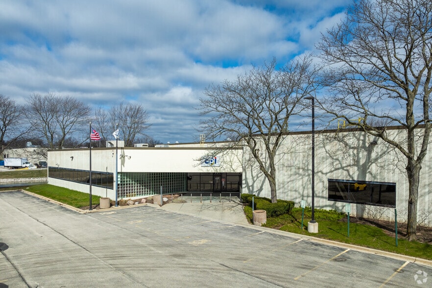 851 Feehanville Dr, Mount Prospect, IL for sale - Primary Photo - Image 1 of 5