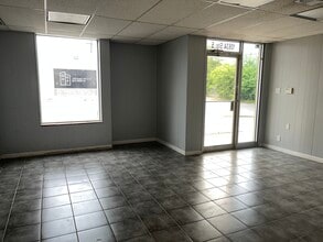 10646 Gulfdale St, San Antonio, TX for lease Interior Photo- Image 1 of 6