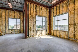 4655 N Port Washington Rd, Glendale, WI for lease Interior Photo- Image 2 of 3