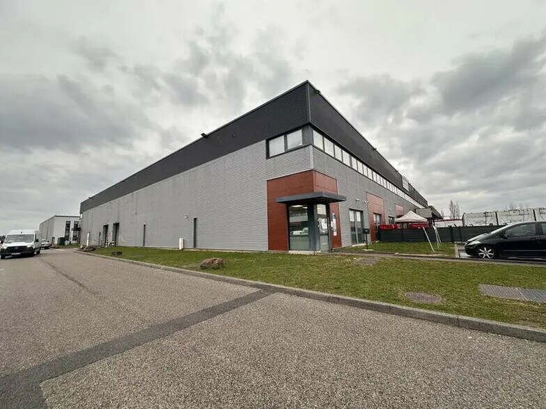 Industrial in Strasbourg for lease - Building Photo - Image 1 of 5