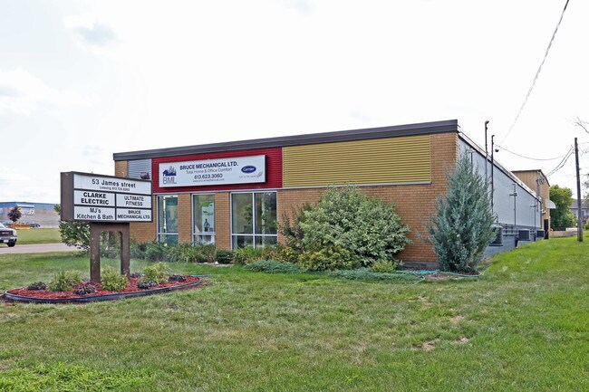 Plus de détails pour 53 James St, Arnprior, ON - Flex à vendre