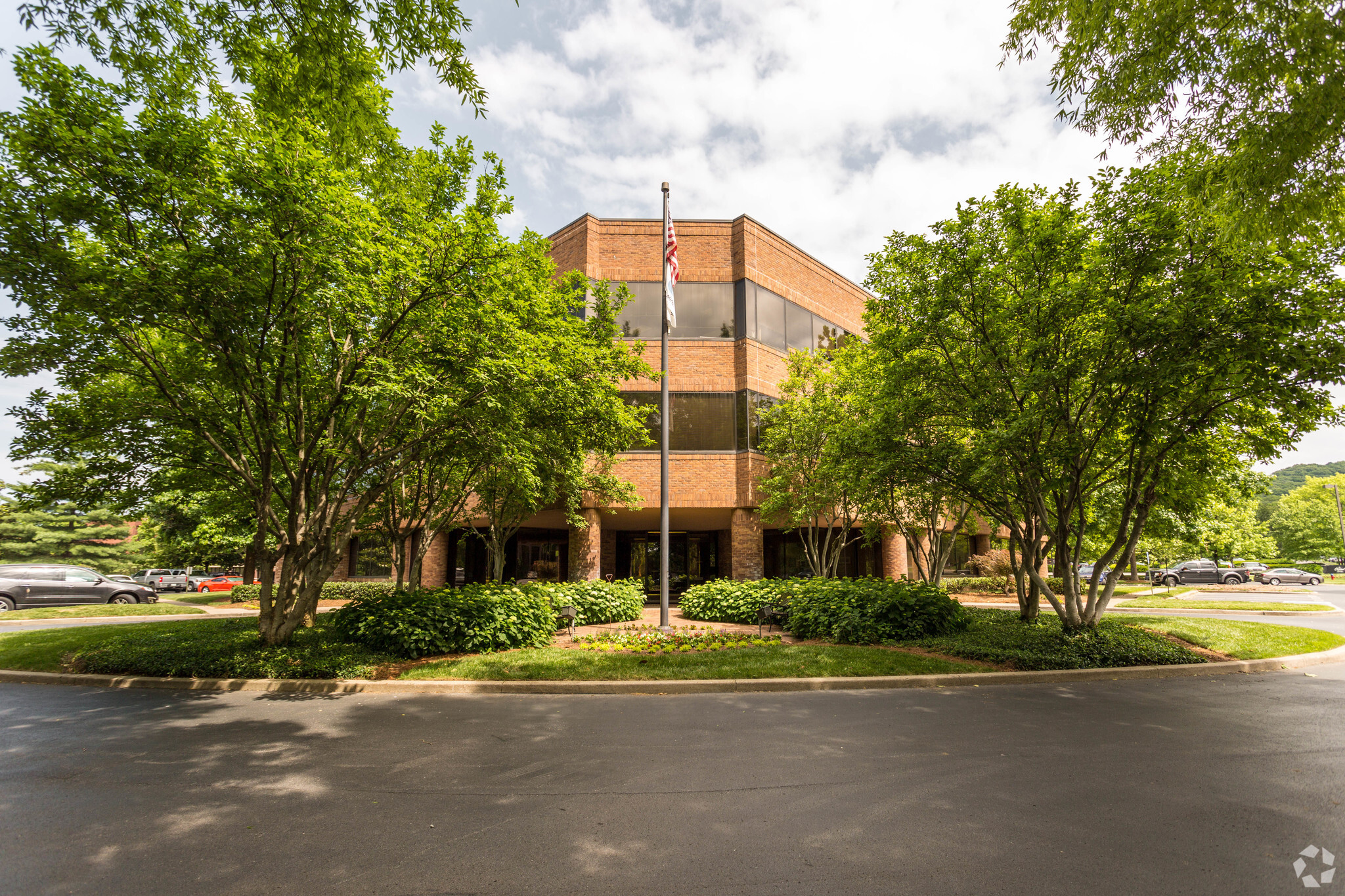 5300 Maryland Way, Brentwood, TN for lease Building Photo- Image 1 of 5