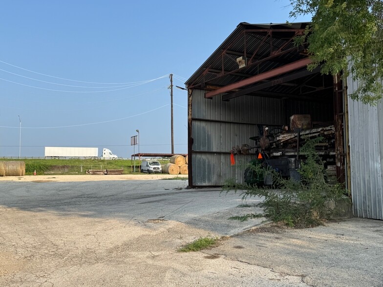 2954 SE Loop 410, San Antonio, TX for sale - Building Photo - Image 3 of 11