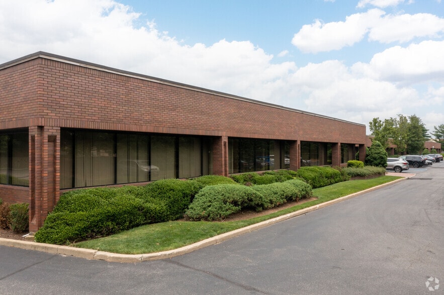 30 Jericho Executive Plz, Jericho, NY for lease - Building Photo - Image 2 of 8