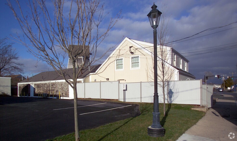 621-631 Main St, Hyannis, MA à louer - Photo du bâtiment - Image 2 de 8