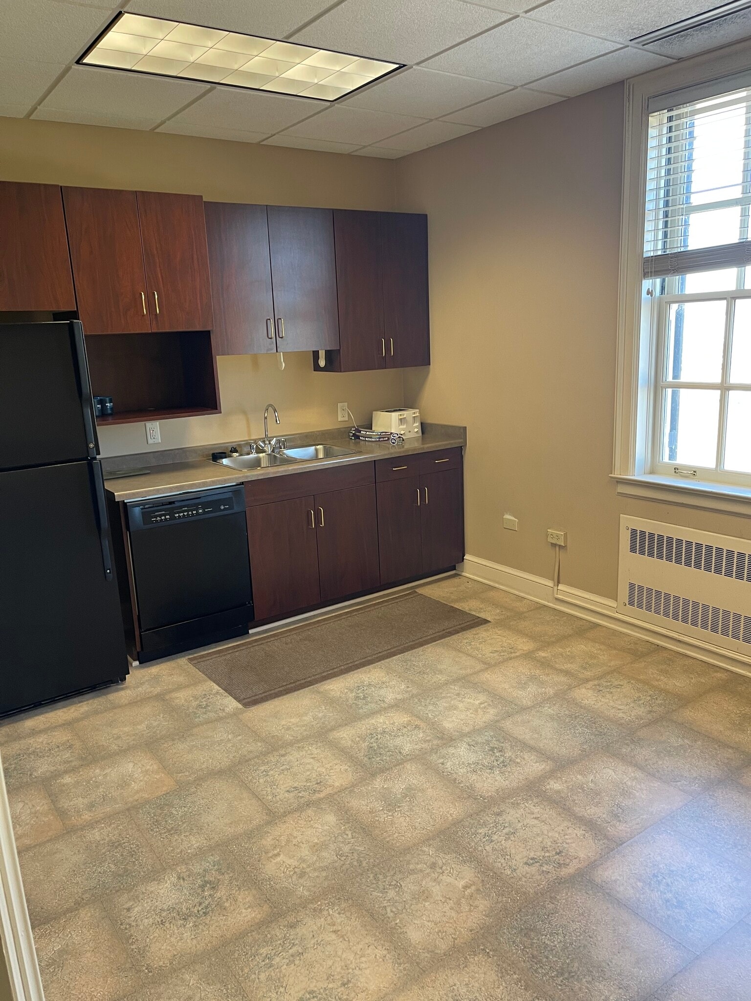 601 Oregon St, Oshkosh, WI à louer Photo intérieure- Image 1 de 14