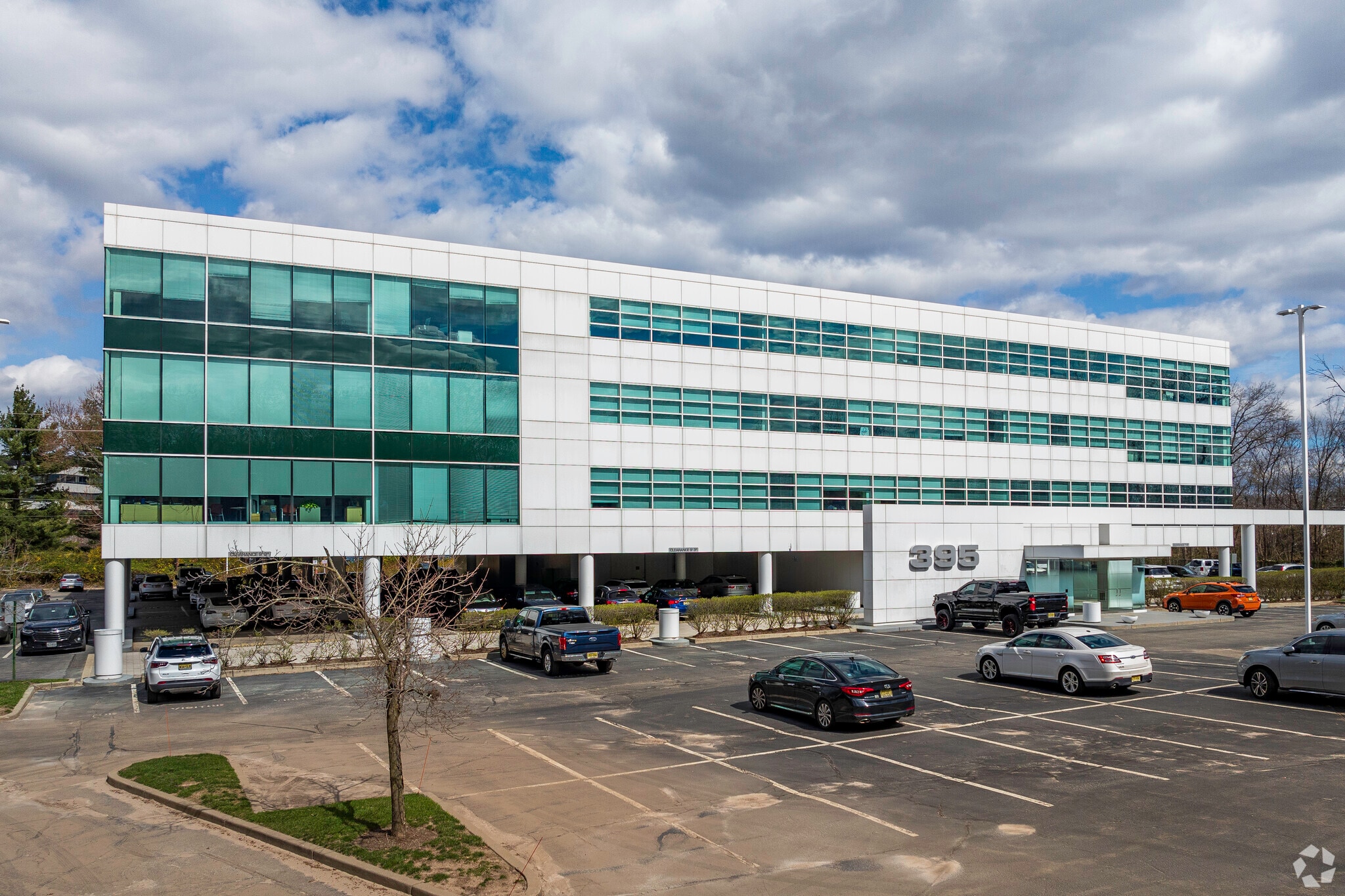 395 W Passaic St, Rochelle Park, NJ for lease Primary Photo- Image 1 of 3