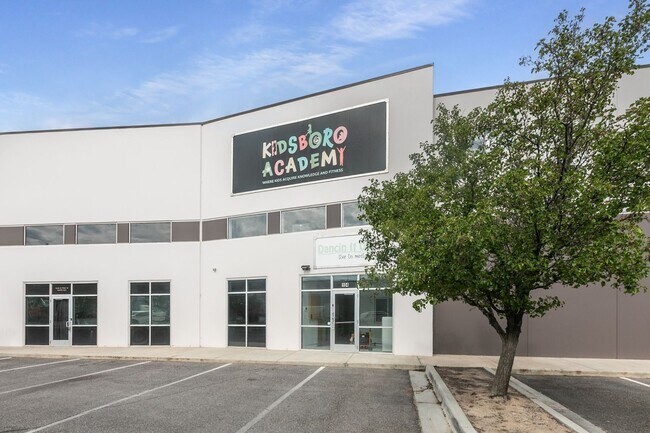 Plus de détails pour 445 N 700 W, North Salt Lake, UT - Industriel à vendre