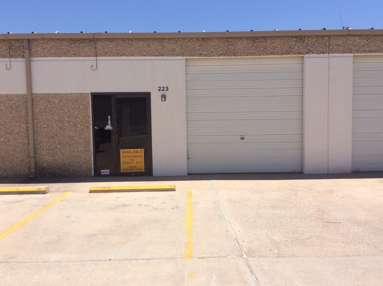 1308 S Midkiff Rd, Midland, TX à louer - Photo du bâtiment - Image 3 de 6