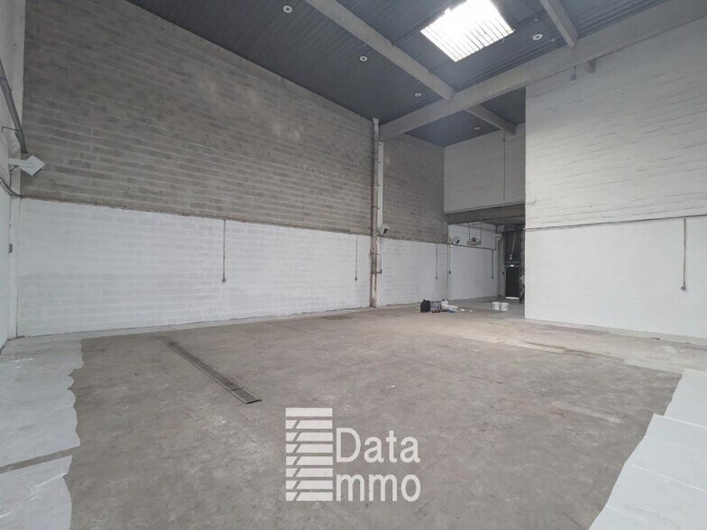 Industrial in Lognes for lease - Building Photo - Image 3 of 11