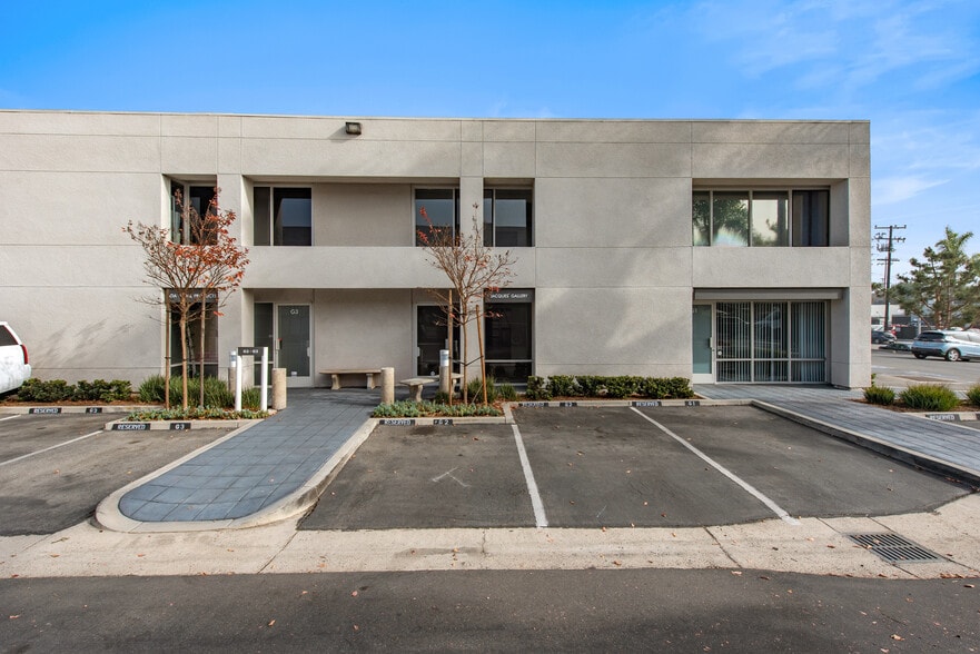 711 W 17th St, Costa Mesa, CA à vendre - Photo du bâtiment - Image 3 de 7