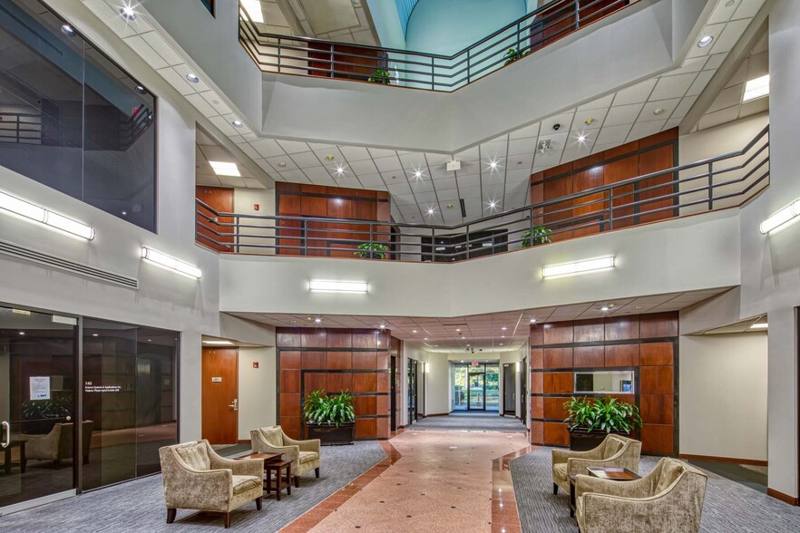 1 Enterprise Pky, Hampton, VA for lease - Interior Photo - Image 2 of 9