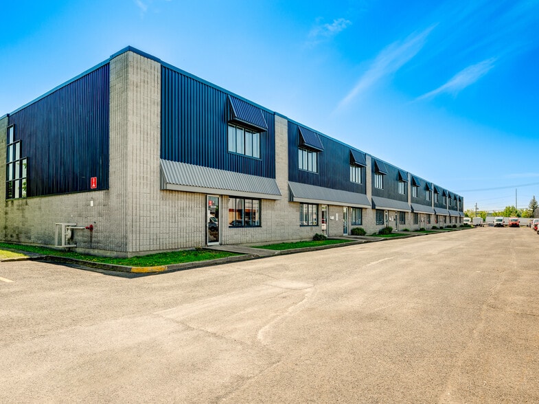 3600 Boul Matte, Brossard, QC à louer - Photo du bâtiment - Image 2 de 8