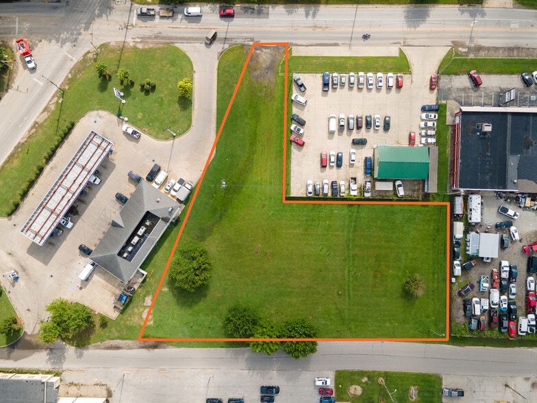 1021 S Kealing, Indianapolis, IN for sale - Building Photo - Image 2 of 12