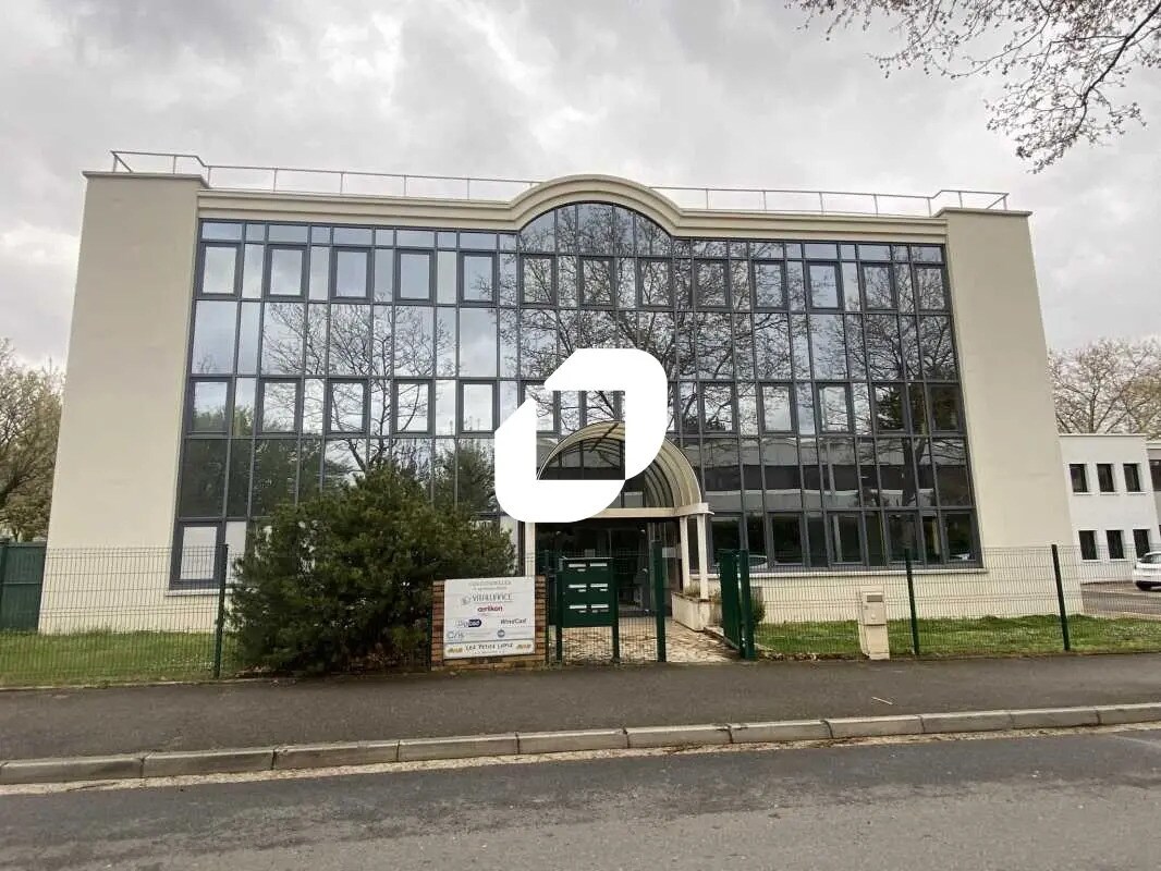 Rue Maryse Bastié, Bron for lease Building Photo- Image 1 of 6