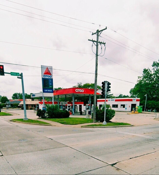Plus de détails pour 17500 S Kedzie Ave, Hazel Crest, IL - Commerce de détail à vendre
