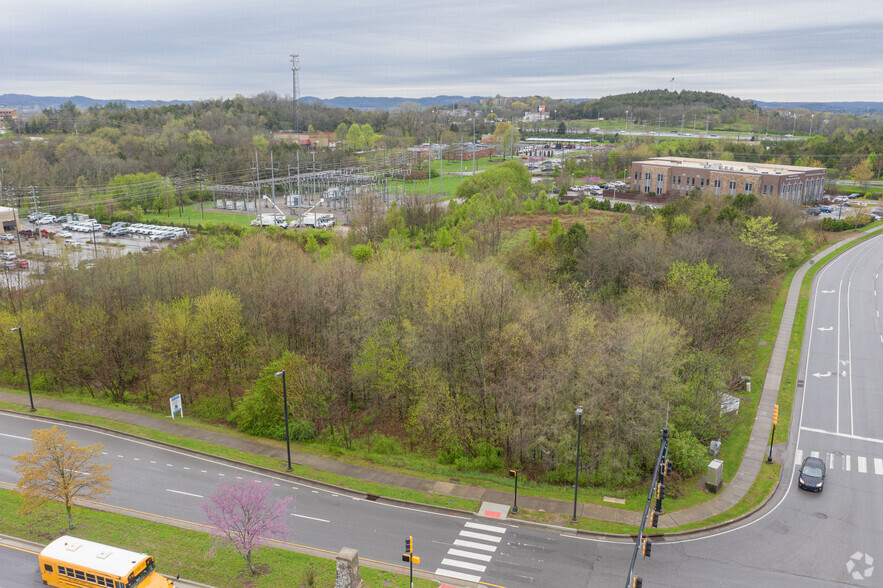 0 Carothers Parkway & Liberty Pike, Franklin, TN à louer - Photo du bâtiment - Image 1 de 2