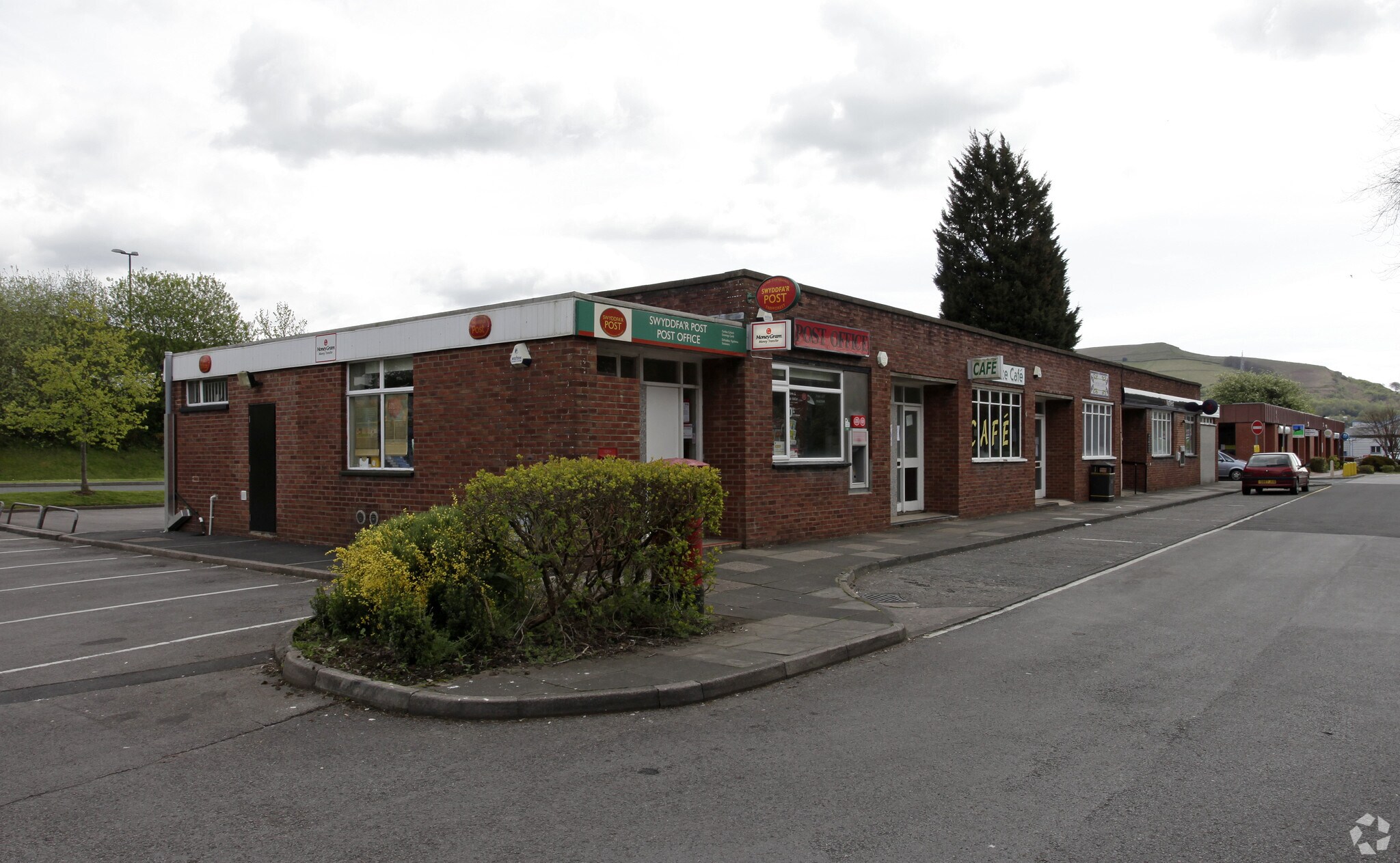 Main Ave, Pontypridd for sale Primary Photo- Image 1 of 1
