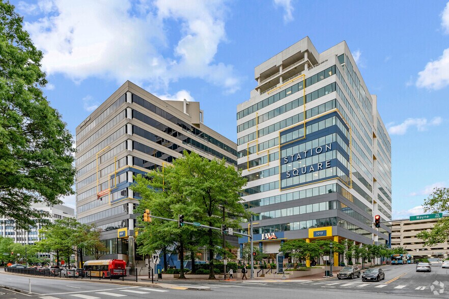 1100 Wayne Ave, Silver Spring, MD à louer - Photo du bâtiment - Image 1 de 46