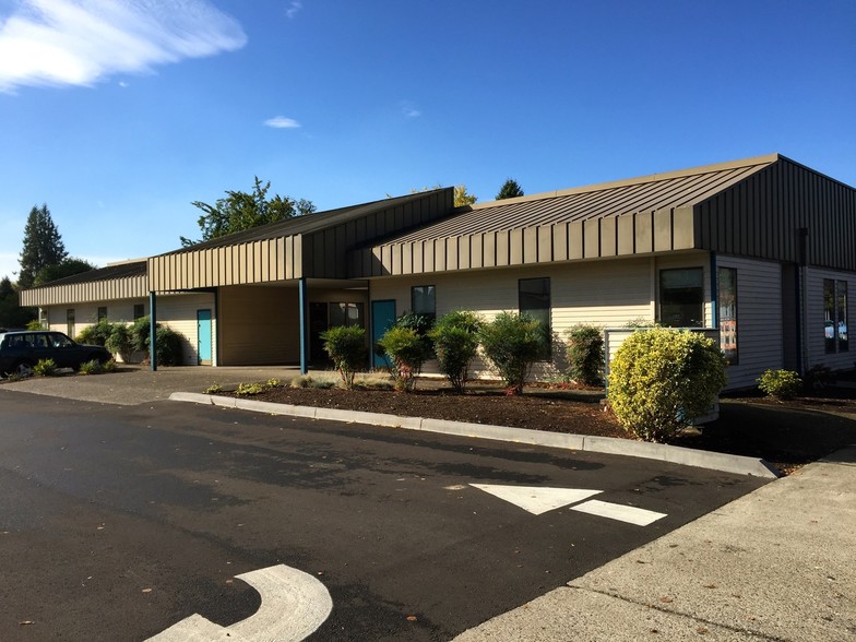 620 SE Oak St, Hillsboro, OR for lease - Primary Photo - Image 1 of 9